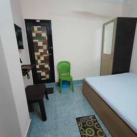 Gulab Lodge Силигури Екстериор снимка