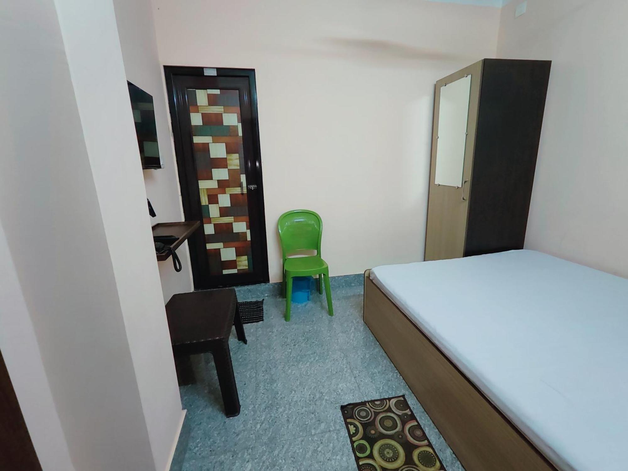 Gulab Lodge Силигури Екстериор снимка