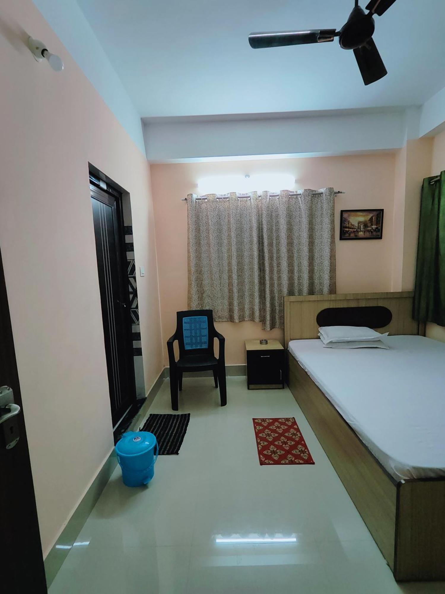 Gulab Lodge Силигури Екстериор снимка